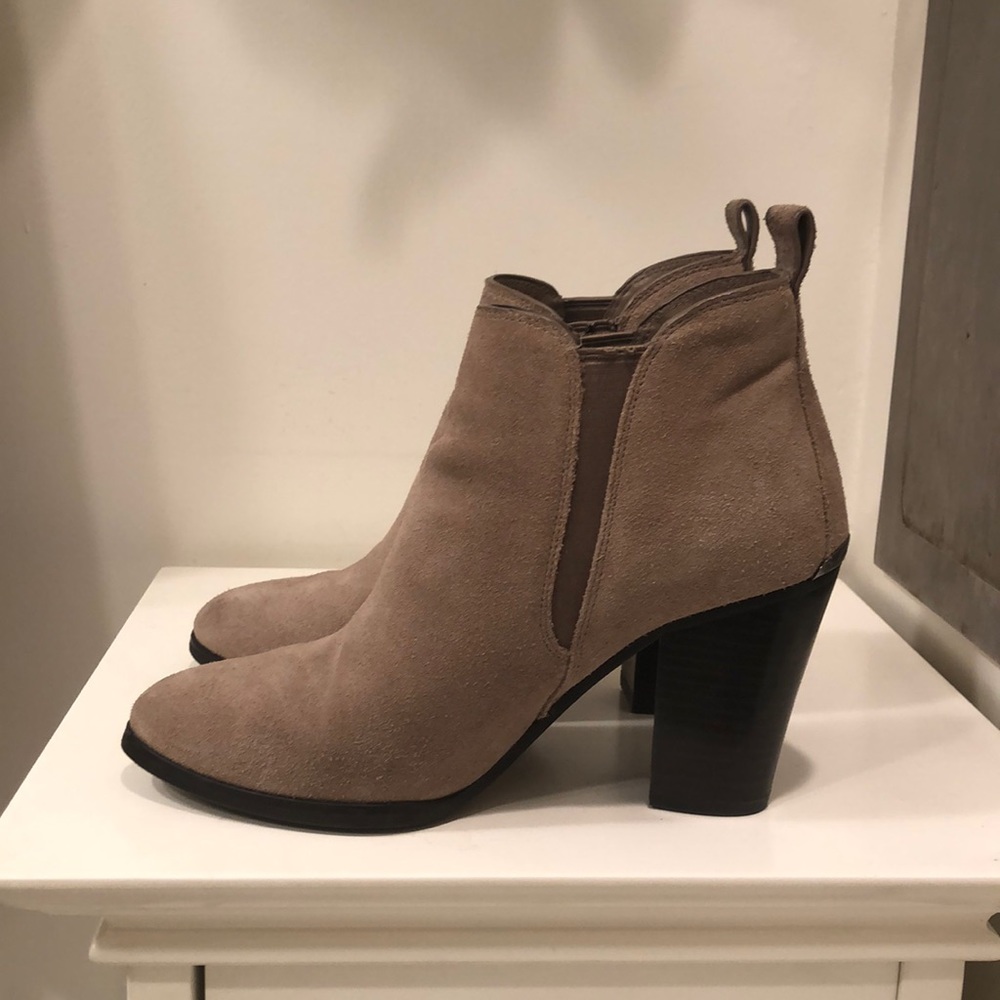 Michael Kors booties! In really good condition.